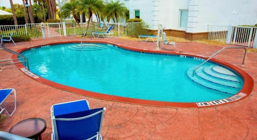 Holiday Inn Express Hotel & Suites Port Charlotte Eksteriør bilde