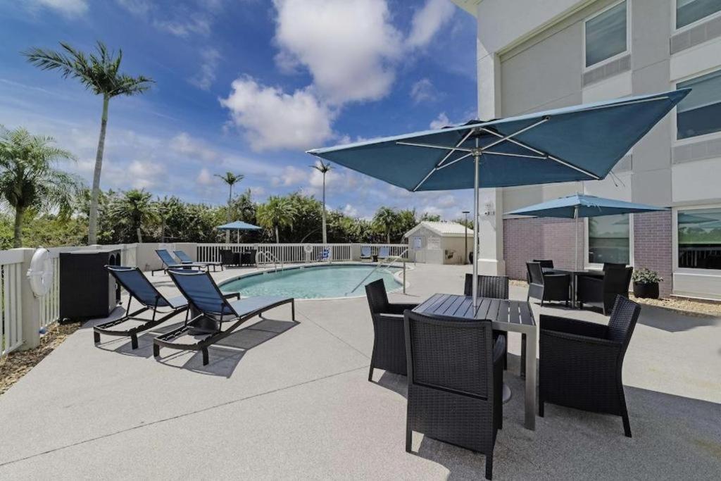 Holiday Inn Express Hotel & Suites Port Charlotte Eksteriør bilde